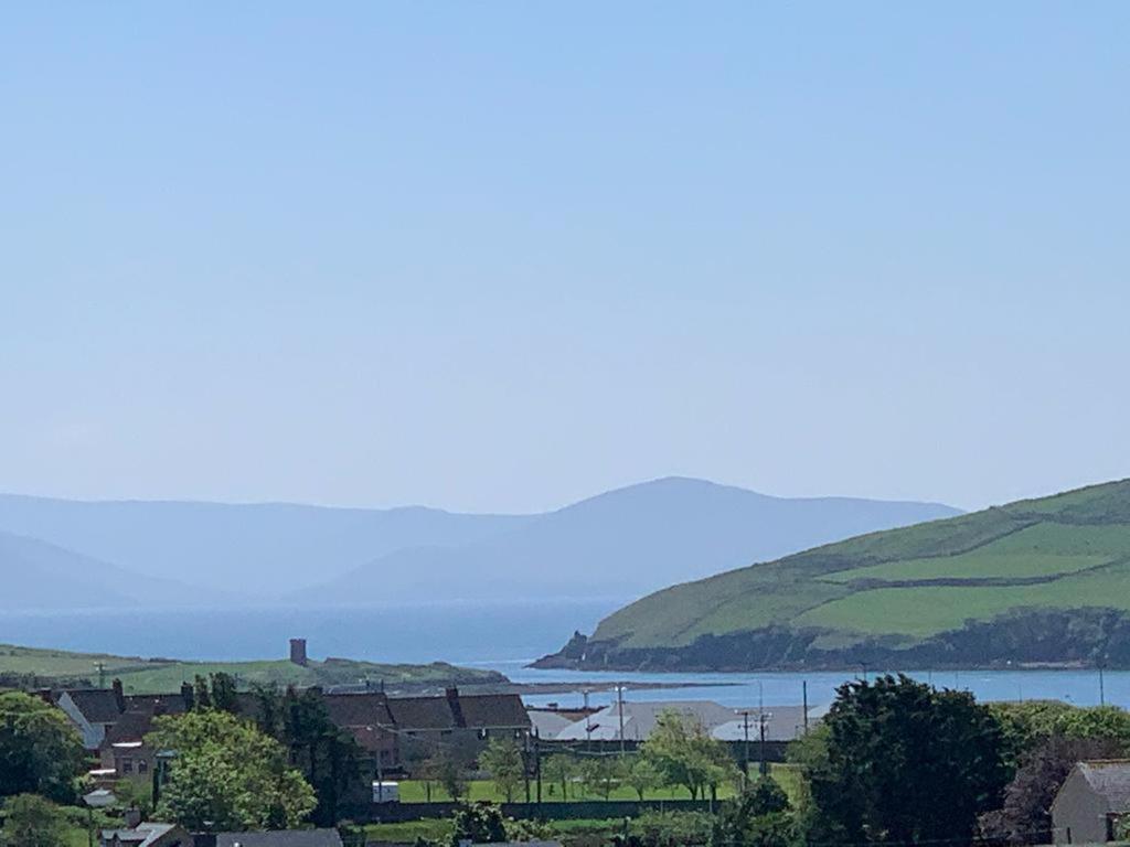 Wonderful Coastal Home In Dingle Town Esterno foto