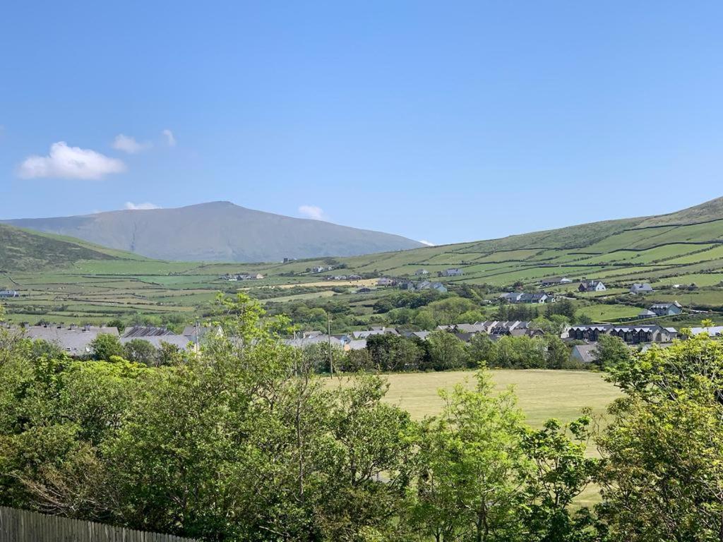 Wonderful Coastal Home In Dingle Town Esterno foto